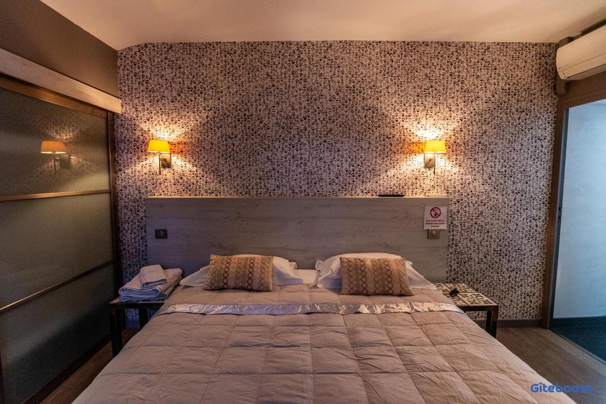 Le Val Des Sens Hotel Chatte Exterior photo